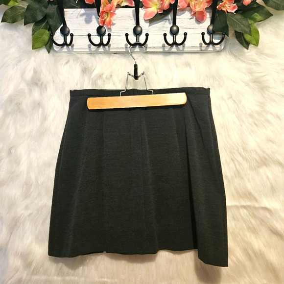Smart Set Classic Slit Hem Skirt - Picture 2 of 5